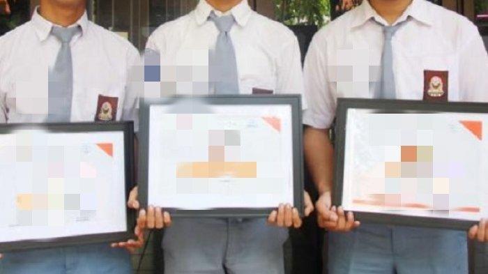 Ilustrasi piagam palsu.