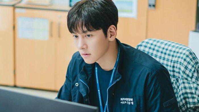 Ji Chang Wook sebagai Jo Yong Pil dalam drama Korea 'Welcome to Samdal-ri'