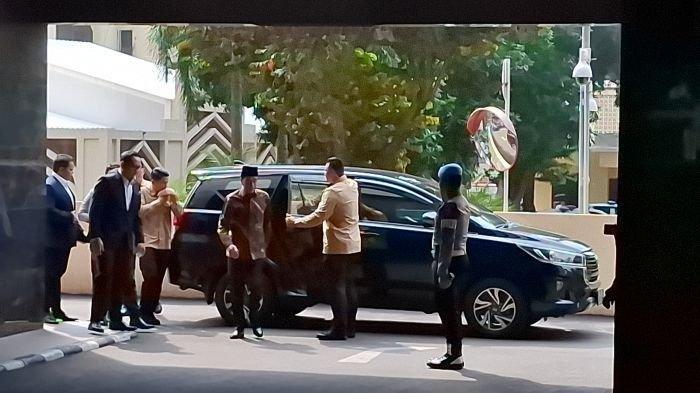 DUGAAN IJAZAH PALSU - Presiden RI ke-7 Joko Widodo (Jokowi) tiba di Bareskrim Polri pada Selasa (20/5/2025). Dia rencananya akan diperiksa soal laporan dugaan ijazah palsu yang dilaporkan Tim Pembela Ulama dan Aktivis (TPUA).