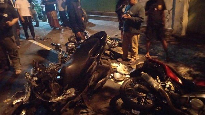 KEBUT-KEBUTAN MOTOR. Motor-motor yang diduga terlibat kecelakaan pasca aksi balap liar di Jalan Ir Juanda, Kota Solo pada Minggu (2/3/2025) dini hari, sekitar pukul 00.30 WIB. Ternyata kecelakaan ini terjadi bukan karena aksi balap liar, melainkan aksi kebut-kebutan