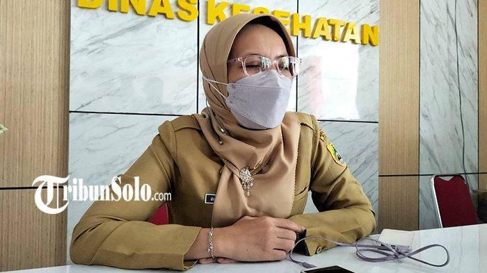 WASPADA DBD - Kabid Pengendalian dan Pencegahan Penyakit Dinas Kesehatan Kabupaten Sragen, Sri Subekti saat ditemui TribunSolo.com, beberapa waktu lalu. Warga Kabupaten Sragen diminta untuk tetap mewaspadai penyakit Demam Berdarah Dengue (DBD) di tengah cuaca yang belum menentu.