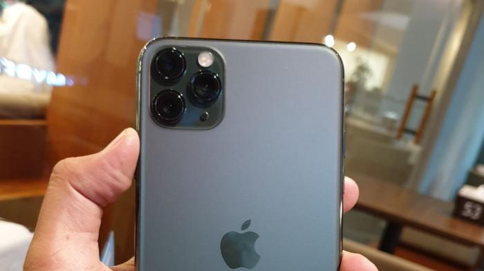 HARGA IPHONE BEKAS - Kamera Belakang di iPhone 11 Pro.(KOMPAS.com/Bill Clinten)