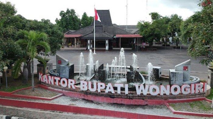 Kantor Bupati Wonogiri by Erlangga Bima Sakti, Courtesy of TribunSolo