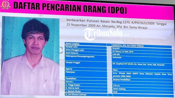 AKHIRNYA DITANGKAP : Kejaksaan Negeri (Kejari) Boyolali memburu Maryoto, Mantan kepala Desa Teras periode 1998-2006. Buronan 16 tahun itu ditangkap di wilayah Bandar Lampung, Provisi Lampung, Rabu (5/3/2025).