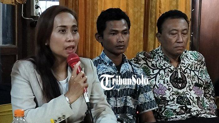 Tim kuasa hukum dari Sutarman di Resto SFA Karanganyar, Kamis (7/11/2024).