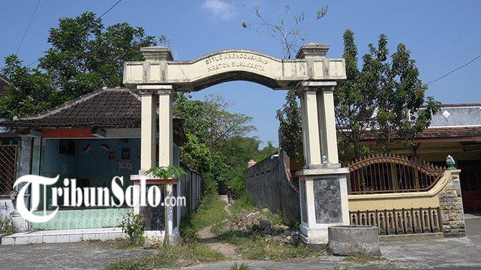 Lokasi Alas Krendowahono, berada di Desa Krendowahono, Kecamatan Gondangrejo, Kabupaten Karanganyar, Rabu (20/7/2022). Situs ini kerap disambangi untuk bersembahyang para pencari jabatan hingga jodoh