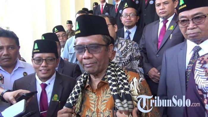 Mahfud MD setelah selesai menjadi pemateri Seminar Nasional dan Talk Show Kesyukuran 41 Tahun Pondok Pesantren Modern Islam Assalaam, Sabtu (12/8/2023).