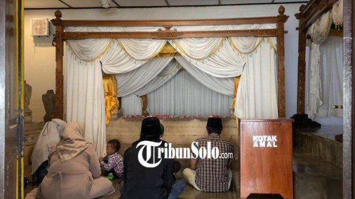 Makam Butuh di Desa Gedongan, Kecamatan Plupuh, Kabupaten Sragen.