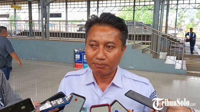 OPERASIONAL KA BATARA KRESNA. Manajer Humas KAI Daop 6 Yogyakarta, Krisbiyantoro saat ditemui Kamis (30/1/2025) siang. Kereta Api Indonesia (KAI) Daerah operasi (Daop) 6 melakukan uji coba prasarana di jalur Solo-Wonogiri dengan menggunakan rangkaian Lokomotif CC 206 dan 2 kereta