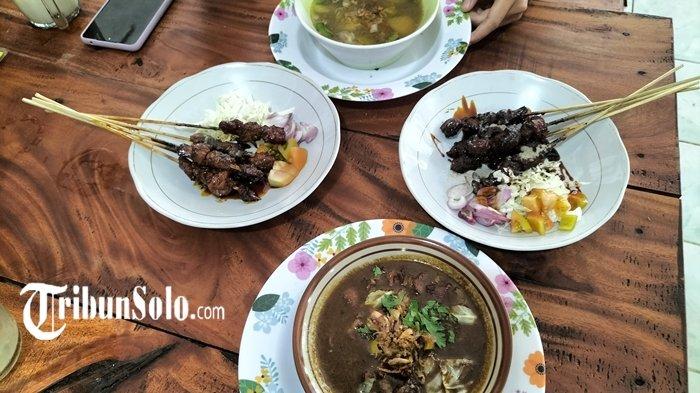 Menu Asem-asem Daging domba di Warung Sate Kambing Mbak Suli Boyolali.