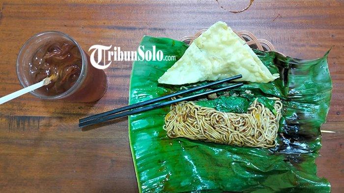 Mie Kusumo, sensasi menikmati mie ayam dengan cara dibakar