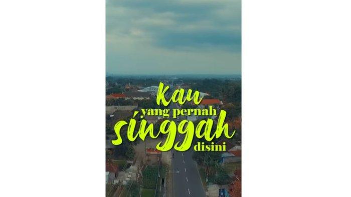 Not Angka Pianika dan Lirik Lagu Menepi - Ngatmombilung : Mencintai