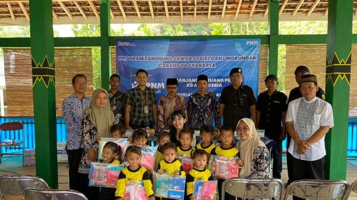 PT Permodalan Nasional Madani (PNM) terus berupaya memberdayakan nasabah melalui pembiayaan produktif dan pendampingan usaha. Pemberdayaan PNM tidak hanya terbatas pada nasabah saja tetapi juga masyarakat luas.