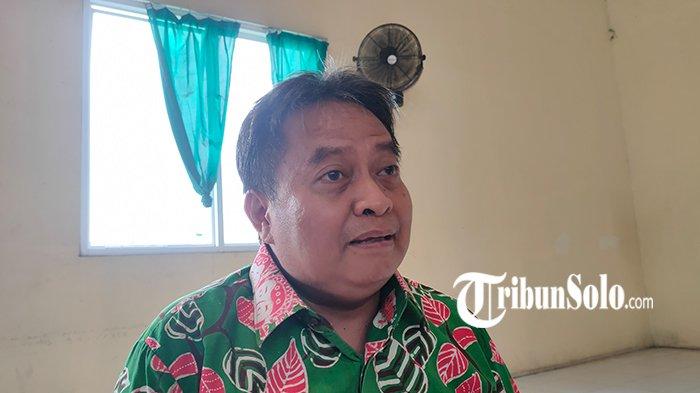 KRITIK KOPDES MERAH PUTIH - Pakar Ekonomi Pembangunan, Lukman Hakim Hasan, saat ditemui TribunSolo.com, beberapa waktu lalu. Lukman Hakim mengkritik pendirian Koperasi Merah Putih yang terkesan top-down. Ia pun meminta pemerintah bisa belajar dari kegagalan Koperasi Unit Desa (KUD) era orde baru.
