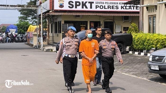 DIBEKUK - Pelaku pencurian motor di lereng gunung Merapi, diamankan polisi Polres Klaten. Pelaku pencurian motor di Lereng gunung Merapi beberapa waktu yang lalu.