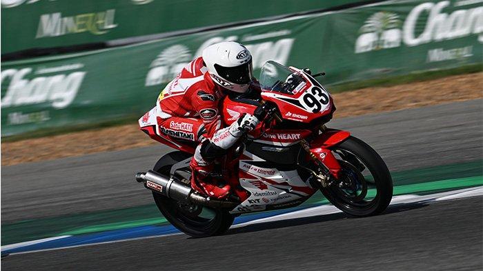 BERSAING DI SIRKUIT. Fadillah Arbi Aditama, pebalap andalan Astra Honda yang turun di ajang Asia Road Racing Championship (ARRC) 2025 kelas Asia Production (AP) 250.  CBR250RR kembali tunjukan performa yang luar biasa. Fadillah Arbi Aditama, pebalap andalan Astra Honda yang turun di ajang Asia Road Racing Championship (ARRC) 2025 kelas Asia Production (AP) 250, berhasil sapu bersih juara race 1 dan 2.