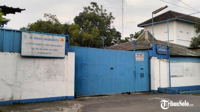 TAK BEROPERASI : Penampakan pabrik PT Senang Kharismatex, di Desa Jetis, Kecamatan Jaten, Kabupaten Karanganyar,  Selasa (4/3/2025). Pabrik itu sudah mulai tak beroperasi kembali hingga merumahkan para buruhnya sebelum PT Sritex dinyatakan pailit.