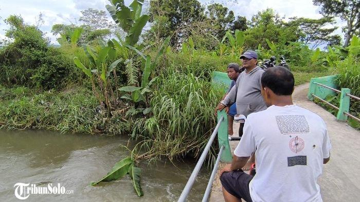 KAKEK HILANG : Pencarian seorang pria tua yang dikabarkan hilang, usai diduga hanyut di Sungai Lusah di Desa Ceporan, Kecamatan Gantiwarno, Kabupaten Klaten, Selasa (25/2/2025). Hingga kini pencarian belum menemukan hasil.