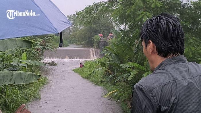 KAKEK HILANG : Pencarian seorang pria tua yang dikabarkan hilang, usai diduga hanyut di Sungai Lusah di Desa Ceporan, Kecamatan Gantiwarno, Kabupaten Klaten, Selasa (25/2/2025). Hingga kini pencarian belum menemukan hasil.