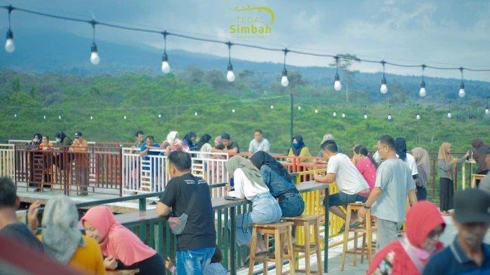 WISATA WONOGIRI - Pengunjung menikmati suasana di Tegal Simbah Wonogiri, Jawa Tengah. Berikut rekomendasi wisata tersembunyi atau hidden-gem di Wonogiri untuk healing.