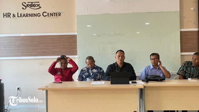 RAPAT KURATOR DAN BURUH : Pertemuan Kurator dan 4 serikat buruh Sritex Group, Rabu (5/3/2025). Meski telah menghentikan operasional dan melakukan Pemutusan Hubungan Kerja (PHK) massal, berbagai permasalahan baru mulai bermunculan.
