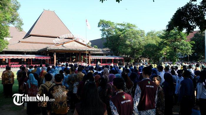 DUGAAN PELECEHAN - Ilustrasi Balai Kota Solo, beberapa waktu lalu. Dugaan pelecehan seksual bermula dari aduan di laman ULAS bahwa dilakukan oleh seorang yang berstatus ASN yang bertugas di Dinas Kesehatan Kota (DKK) Solo. Pelaku resmi menjadi tukang sapu di Dinas Lingkungan Hidup (DLH) karena diduga melakukan pelecehan seksual