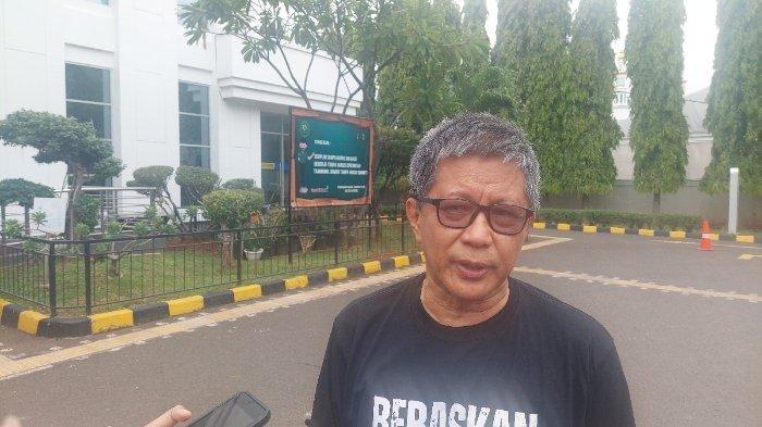 Rocky Gerung sebut Anies-Muhaimin dan Ganjar-Mahfud harusnya tolak hasil pemilu.