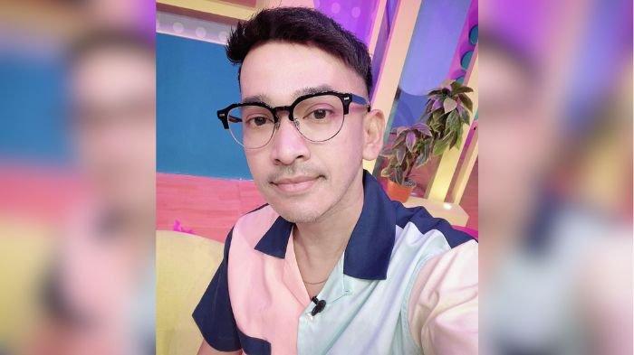Ruben Onsu berhasil membuktikan dapat meraih keuntungan fantastis dengan menjual lebih dari 100 ribu produk dalam satu hari di Shopee Live.