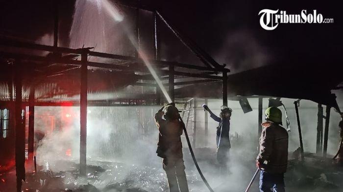 Rumah kosong yang beralamat di Desa Patihan, Kecamatan Sidoharjo, Kabupaten Sragen terbakar, Rabu (22/1/2025).