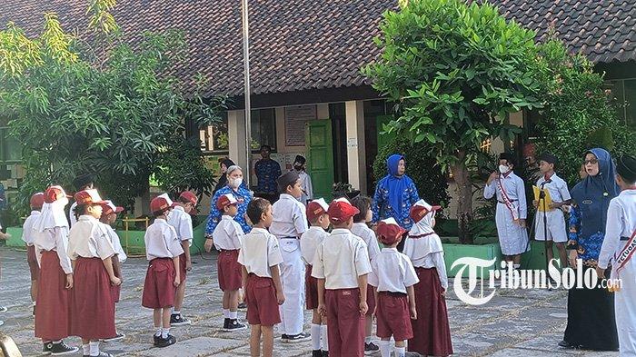 SISWA SD - Ilustrasi siswa SD. Tidak hanya sekolah tingkat menengah pertama, sejumlah Sekolah Dasar Negeri (SDN) di Kabupaten Karanganyar juga mengalami kesulitan dalam menjaring siswa baru pada tahun ajaran 2025/2026.