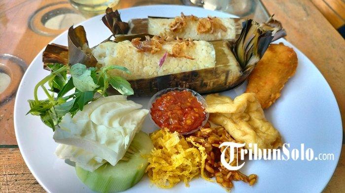 ILUSTRASI NASI BAKAR - Satu porsi nasi bakar ala resto Dapur Lely, yang beralamat di Desa Puro, Kecamatan Karangmalang, Kabupaten Sragen, Maret 2023 lalu.