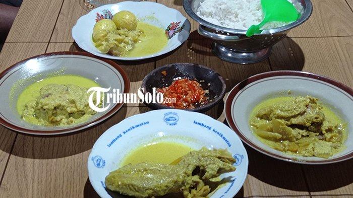 Sayur Kuning Mbok Dayat alias Mbak Emil di Baturetno Wonogiri.