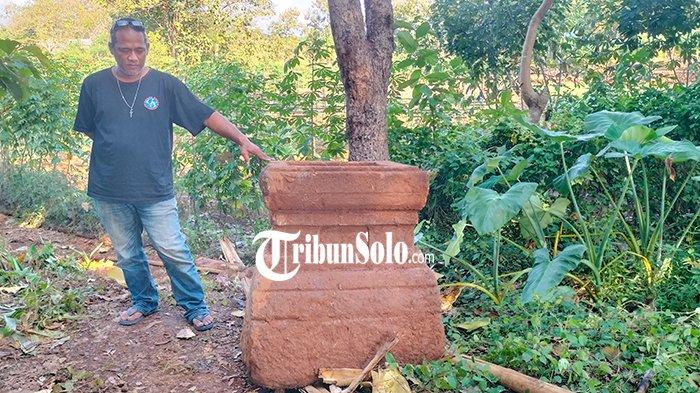 Sebuah yoni setinggi 1 meter yang ditemukan di Dukuh Tunggon, Desa Karangpelem, Kecamatan Kedawung, Kabupaten Sragen saat proses ekskavasi, Jumat (5/7/2024).