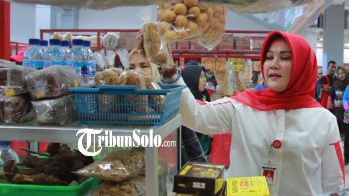 Bupati Klaten, Sri Mulyani berkeliling meninjau Pasar Gede Klaten, Jumat (8/9/2023).