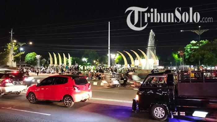 Suasana Alun-alun Sragen saat malam takbiran Hari Raya Idul Adha 1443 H, di Jalan Sukowati Sabtu (9/7/2022) malam.