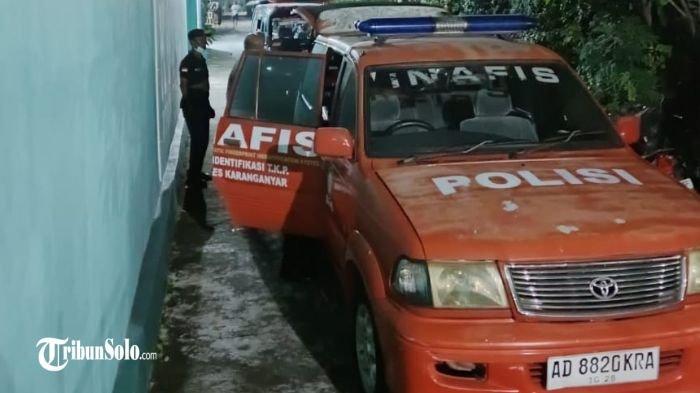 TEMUAN MAYAT - Suasana Indekos di Desa Tohudan, Kecamatan Colomadu, Kabupaten Karanganyar yang ditemukan mayat perempuan, Senin (16/6/2025). Korban ditemukan meninggal dunia dalam kondisi mengenaskan.