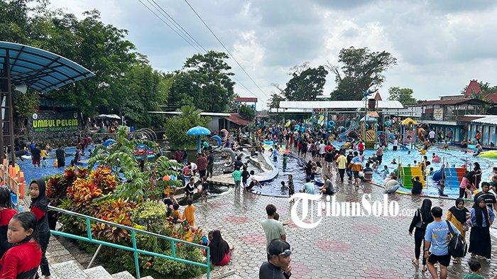 UMBUL PELEM : Suasana Umbul Pelem ramai dipadati pengunjung libur panjang atau long weekend di Desa Wunut, Kecamatan Tulung, Kabupaten Klaten, Senin (27/1/2025). Sejumlah fasilitas dihadirkan pengelola sebagai magnet wisatawan.