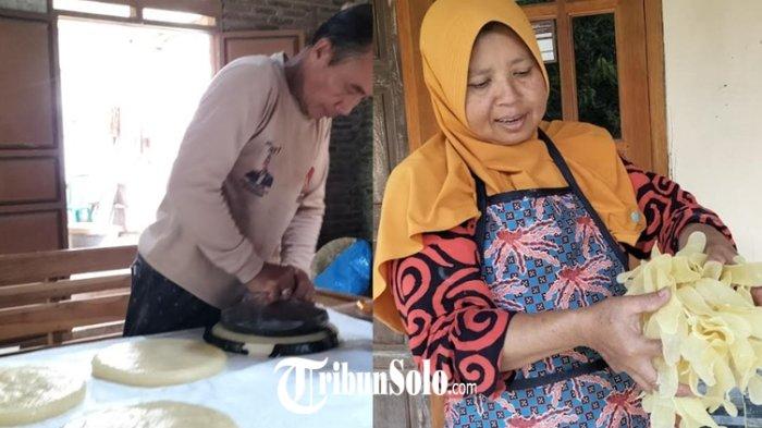 Sugimin dan Tini pembuat gatot dan kerupuk trowolo di Dusun Sunggingan, Desa Jambeyan, Kecamatan Sambirejo, Kabupaten Sragen, Jawa Tengah.