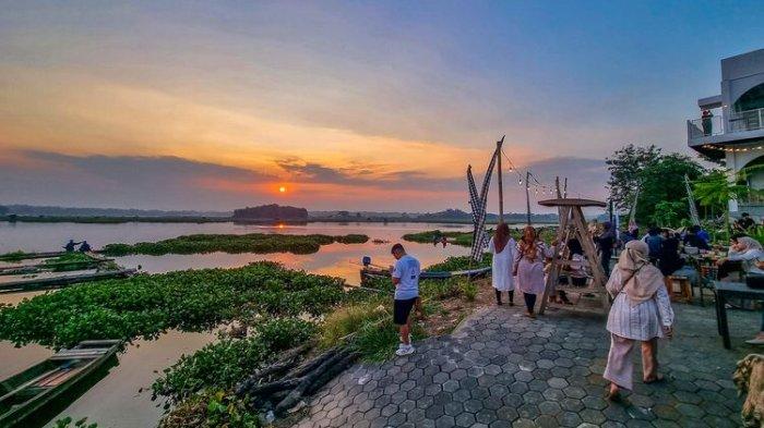 Sunset di Omah Prahu 99 Waduk Cengklik, Boyolali.