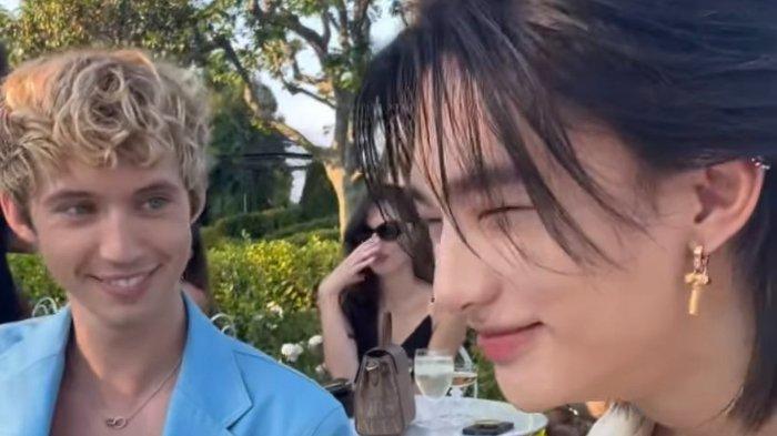 Hwang Hyunjin Stray Kids Bikin Troye Sivan Kepincut? Penggemar Sampai