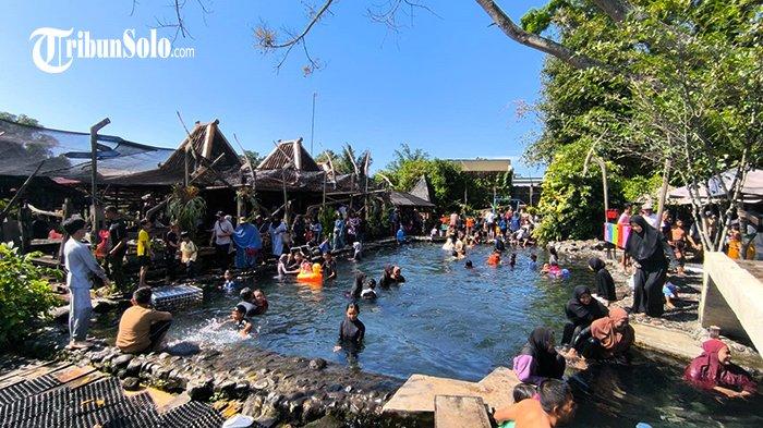 UMBUL KEMANTEN : Salah satu kolam yang ada di Umbul Kemanten Desa Sidowayah, Kecamatan Polanharjo, Klaten difoto beberapa waktu lalu. Di sini wisatawan bisa menikmati beragam fasilitas menarik.