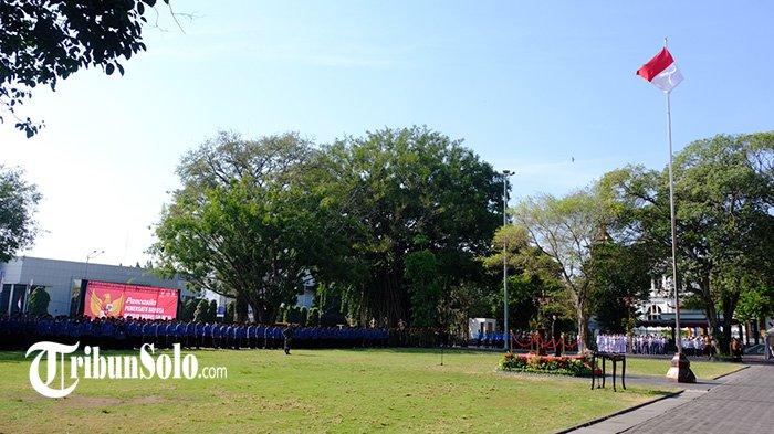 KASUS DUGAAN PELECEHAN - Ilustrasi Balai Kota Solo. Pemerintah Kota (Pemkot) Solo tengah melakukan upaya klarifikasi atas aduan dugaan pelecehan seksual di lingkup Pegawai Ngeri Sipil (PNS) atau Aparatur Sipil Negara (ASN) yang mencuat baru-baru ini. Wali Kota Solo Respati Ardi menegaskan pihaknya tengah melakukan verifikasi internal terkait dugaan pelecehan seksual di lingkup ASN Pemkot Solo.