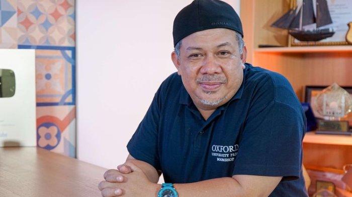 Wakil Ketua Umum Partai Gelora Fahri Hamzah berpose seusai menjadi narasumber di Kompas.com, Jakarta, Selasa (14/2/2023).