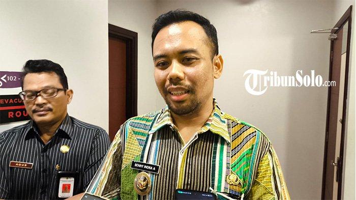 TINDAK JAMU ILEGAL. Wakil Bupati Klaten, Benny Indra Ardhianto saat ditemui Kamis (8/5/2025). Benny Indra Ardhianto menegaskan perlunya penindakan tegas kepada produsen yang membuat jamu ilegal di Kabupaten Klaten.