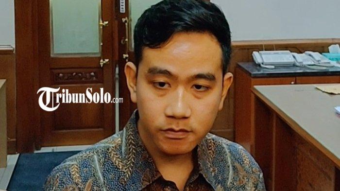 Wali Kota Solo Gibran Rakabuming Raka saat ditemui di kantornya, Senin (16/10/2023)