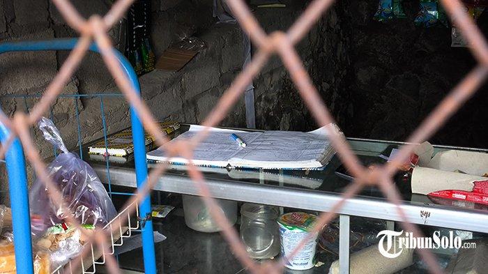 Buku catatan yang ada di Warung kejujuran, di Dukuh Mbangan RT 027 RW 009, Desa Sidorejo, Kecamatan Kemalang, Kabupaten Klaten