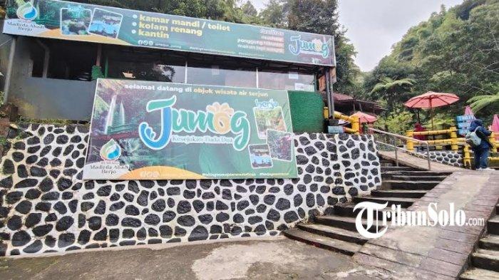 Objek wisata air terjun Jumog, Desa Berjo, Kecamatan Ngargoyoso, Kabupaten Karanganyar, Jum'at (9/5/2025).