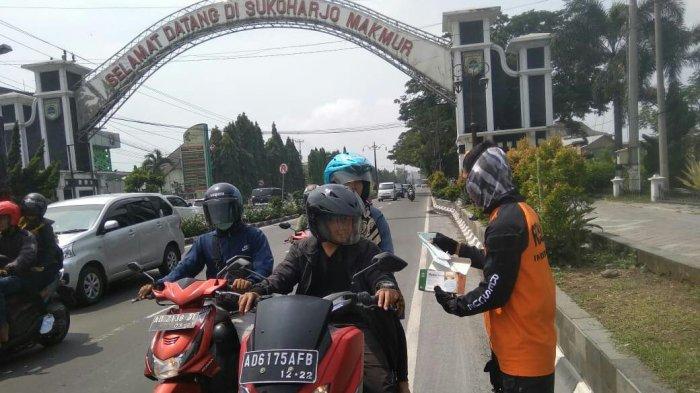 4 Kecamatan di Sukoharjo Diguyur Abu Merapi, Relawan Bagikan 40 Boks ...