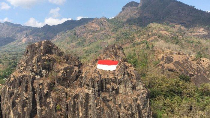 Pemandangan puncak Gunung Sepikul.