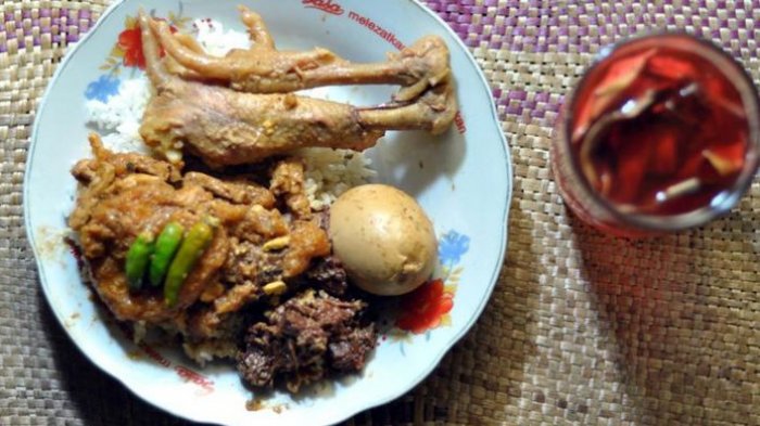 Gudeg Pawon.(JAJANJOGJA.COM)